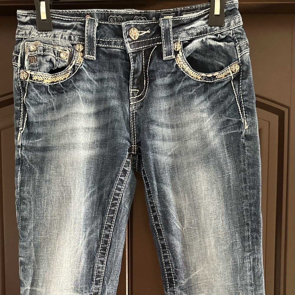 MISS ME Standard Crop Jeans.  Size 26
